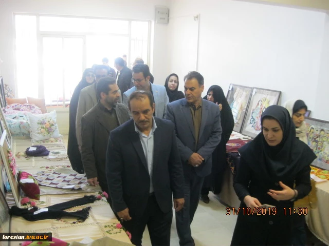 بازدید از نمایشگاه انجمن های علمی و کانون فرهنگی دانشجویان رشته طراحی دوخت 2