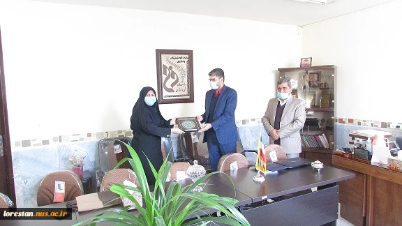 «««آموزشکده فنی دختران بروجرد»»»
حضور سرزده معاونت محترم اداری مالی جناب دکتر مظاهری و مدیرکل روابط عمومی جناب دکتر حسینی در دانشکده تزکیه و تجلیل از ریاست محترم آموزشکده سرکار خانم کردی بمناسبت میلاد با سعادت حضرت زهرا (س)  2