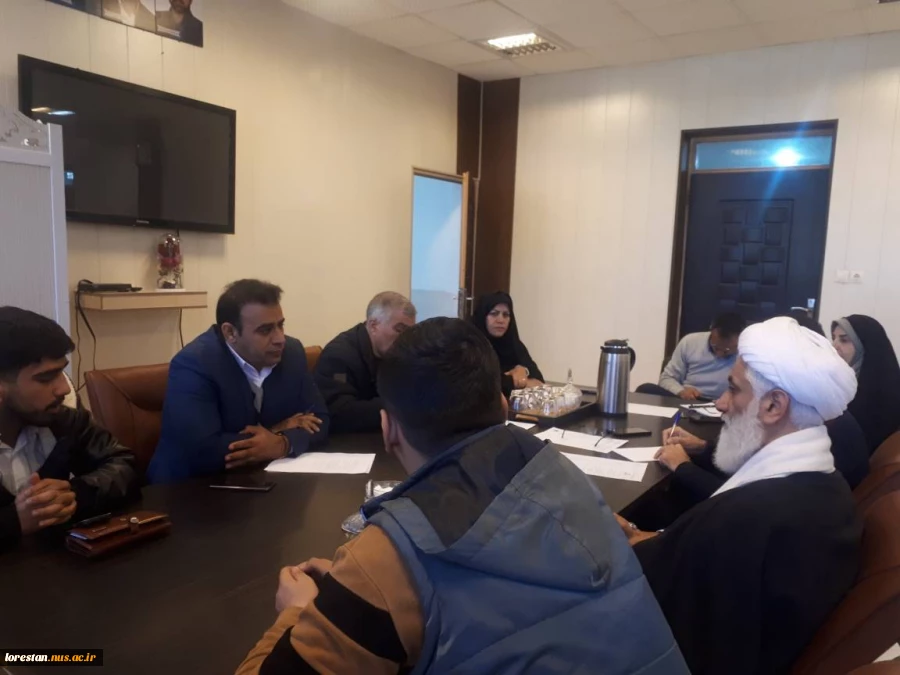 تصمیم گیری در مورد چگونگی اعزام دانشجویان استان به اردوی راهیان نور مناطق عملیاتی جنوب 3