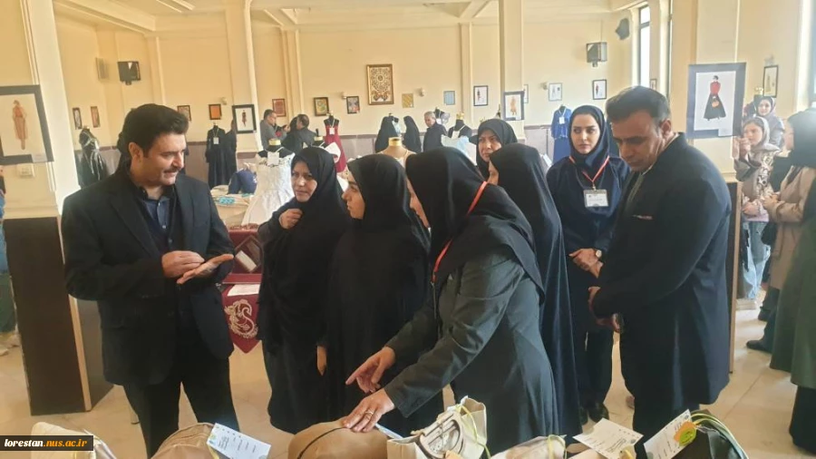 نمایشگاه دستاوردهای دانشگاه ملی مهارت استان لرستان به مناسبت گرامیداشت دهه مبارک فجر افتتاح شد. 2