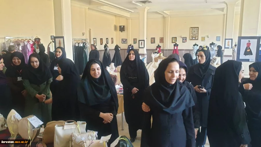نمایشگاه دستاوردهای دانشگاه ملی مهارت استان لرستان به مناسبت گرامیداشت دهه مبارک فجر افتتاح شد. 13