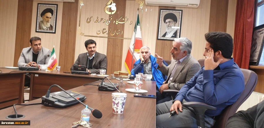 نشست صمیمانه سرپرست دانشگاه ملی مهارت استان لرستان با اعضای غیرهیات علمی دانشکده ملی مهارت پسران خرم آباد 7