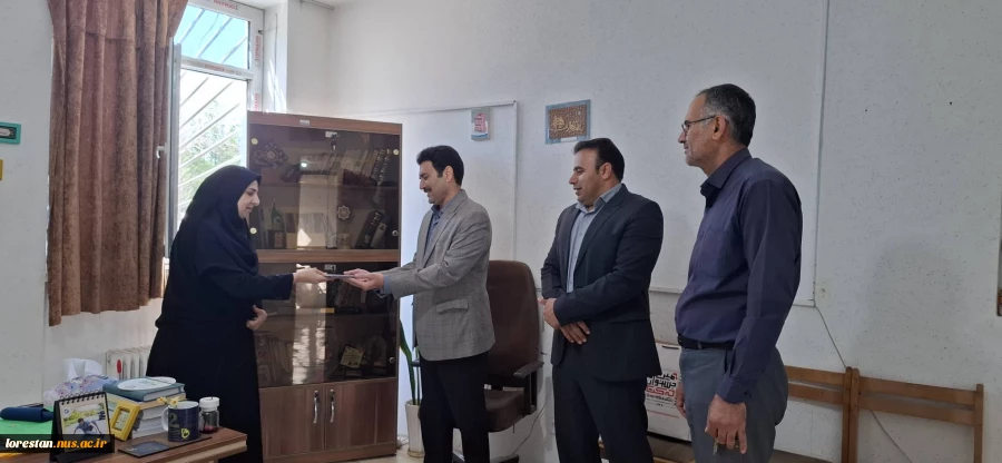 تقدیر و تشکر سرپرست دانشگاه ملی مهارت استان لرستان در آستانه سال نو از کارکنان  14