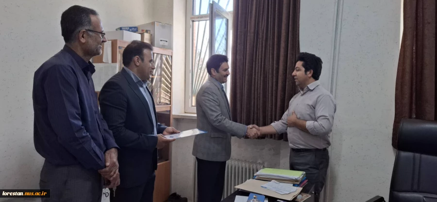 تقدیر و تشکر سرپرست دانشگاه ملی مهارت استان لرستان در آستانه سال نو از کارکنان  15