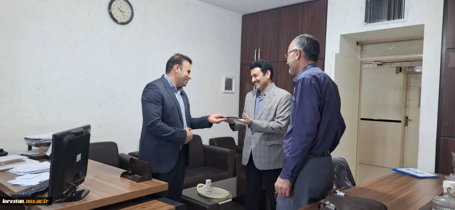 تقدیر و تشکر سرپرست دانشگاه ملی مهارت استان لرستان در آستانه سال نو از کارکنان  20تقدیر و تشکر سرپرست دانشگاه ملی مهارت استان لرستان در آستانه سال نو از کارکنان  35