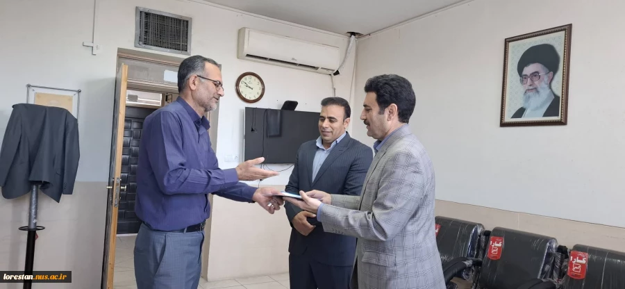 تقدیر و تشکر سرپرست دانشگاه ملی مهارت استان لرستان در آستانه سال نو 1404 از کارکنان 2