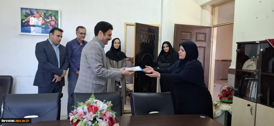 تقدیر و تشکر سرپرست دانشگاه ملی مهارت استان لرستان در آستانه سال نو 1404 از کارکنان 16