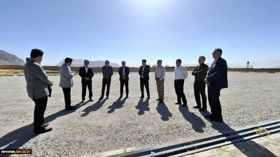 بازدید مدیرکل ورزش و جوانان از پروژه زمین فوتبال دانشکده پسران خرم‌آباد 4