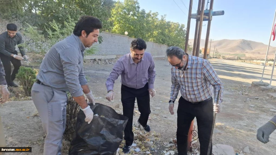 پویش ((روز سبز دانشگاه)) همزمان با شروع سال تحصیلی جدید، با همکاری شهرداری و آتش نشانی شهرستان خرم آباد برگزار شد 7