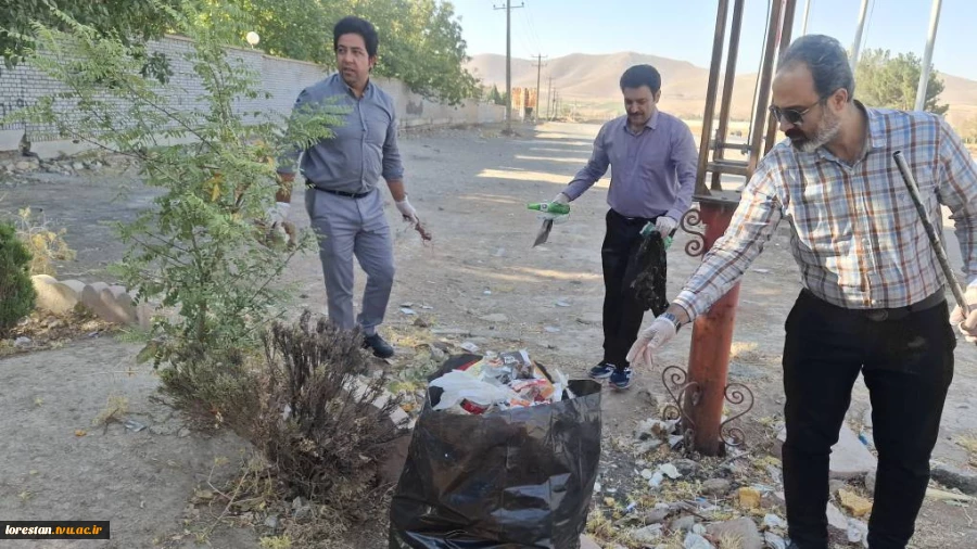 پویش ((روز سبز دانشگاه)) همزمان با شروع سال تحصیلی جدید، با همکاری شهرداری و آتش نشانی شهرستان خرم آباد برگزار شد 8