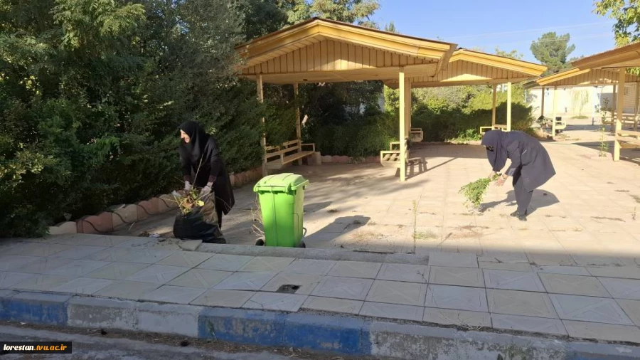 پویش ((روز سبز دانشگاه)) همزمان با شروع سال تحصیلی جدید، با همکاری شهرداری و آتش نشانی شهرستان خرم آباد برگزار شد 13