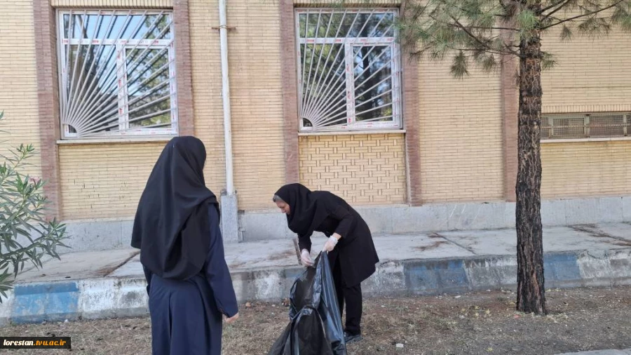 پویش ((روز سبز دانشگاه)) همزمان با شروع سال تحصیلی جدید، با همکاری شهرداری و آتش نشانی شهرستان خرم آباد برگزار شد 17