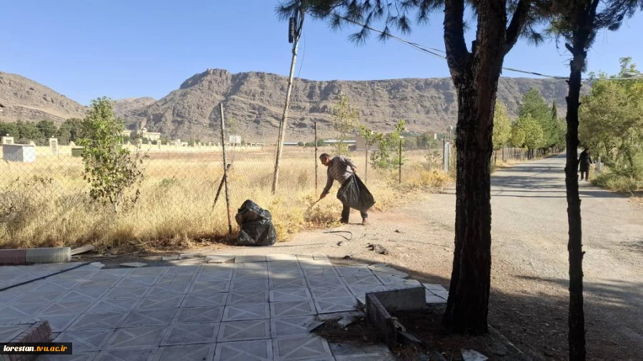 پویش ((روز سبز دانشگاه)) همزمان با شروع سال تحصیلی جدید، با همکاری شهرداری و آتش نشانی شهرستان خرم آباد برگزار شد 2