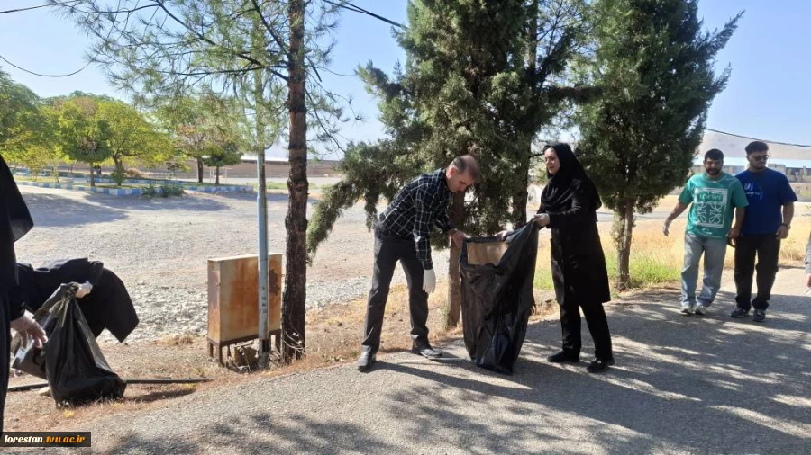 پویش ((روز سبز دانشگاه)) همزمان با شروع سال تحصیلی جدید، با همکاری شهرداری و آتش نشانی شهرستان خرم آباد برگزار شد 2