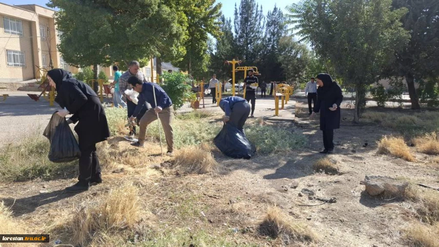 پویش ((روز سبز دانشگاه)) همزمان با شروع سال تحصیلی جدید، با همکاری شهرداری و آتش نشانی شهرستان خرم آباد برگزار شد 2