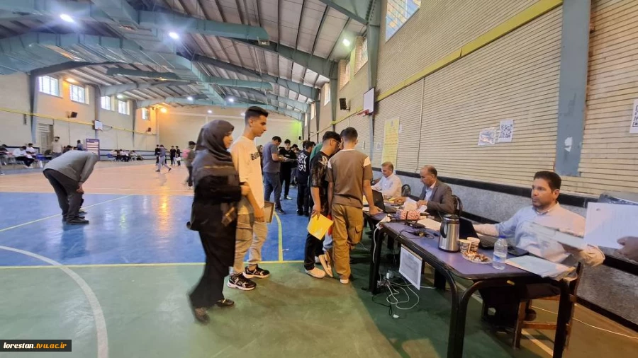 بازدید رئیس دانشگاه ملی مهارت استان لرستان از روند ثبت نام دانشجویان جدید الورود 4