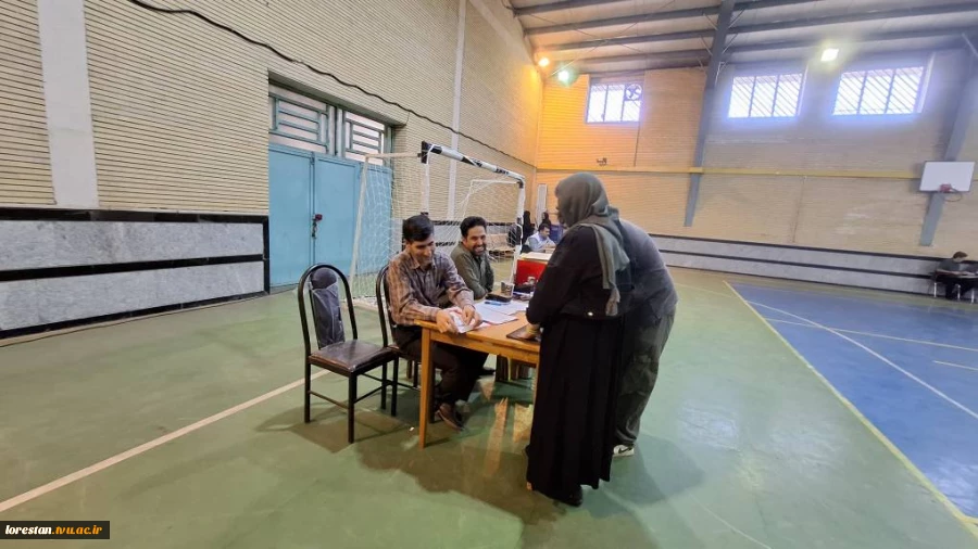 بازدید رئیس دانشگاه ملی مهارت استان لرستان از روند ثبت نام دانشجویان جدید الورود 5