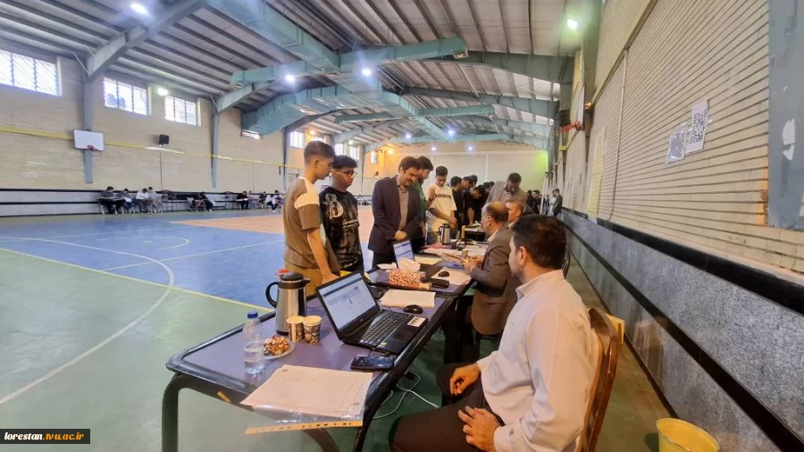 بازدید رئیس دانشگاه ملی مهارت استان لرستان از روند ثبت نام دانشجویان جدید الورود 7