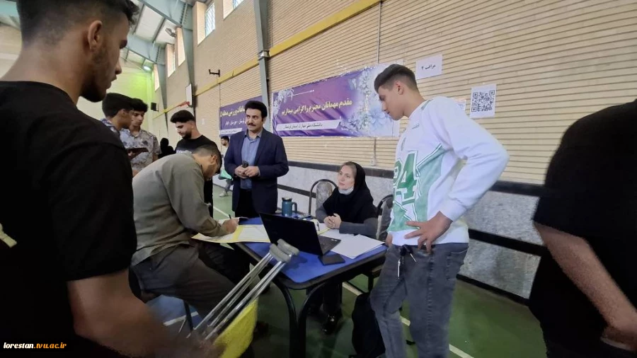 بازدید رئیس دانشگاه ملی مهارت استان لرستان از روند ثبت نام دانشجویان جدید الورود 14