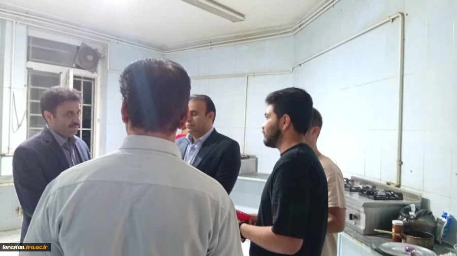 بازدید رئیس دانشگاه ملی مهارت استان لرستان و هیئت همراه از خوابگاه دانشجویی آموزشکده پسران خرم‌آباد 2