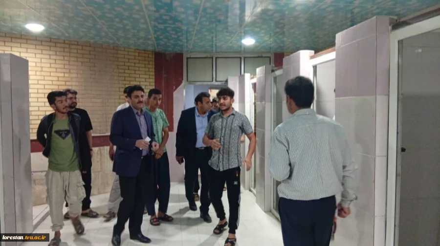 بازدید رئیس دانشگاه ملی مهارت استان لرستان و هیئت همراه از خوابگاه دانشجویی آموزشکده پسران خرم‌آباد 11