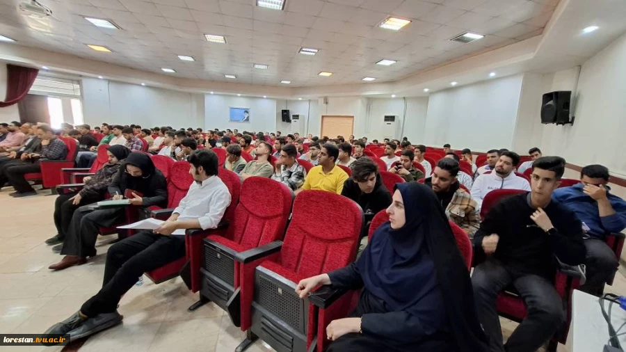 برگزاری جلسه توجیهی دانشجویان نوورود در دانشکده ملی مهارت پسران خرم‌آباد 7