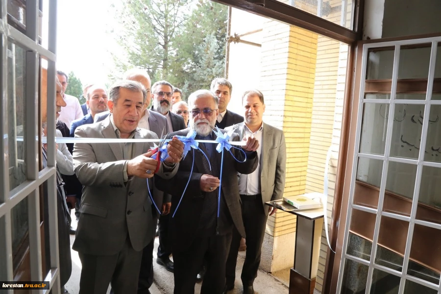 افتتاح نمایشگاه بزرگ دستاوردهای پژوهشی، فناوری و فن‌بازار استان لرستان 4