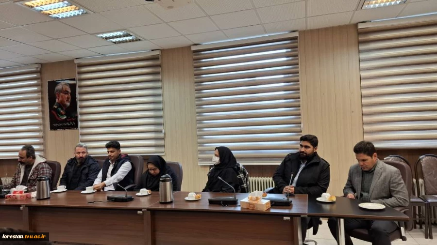 مراسم بزرگداشت ولادت حضرت فاطمه زهرا(س) با حضور مدیرکل امور اجتماعی و فرهنگی استانداری لرستان در آموزشکده پسران خرم آباد برگزار شد.
 6