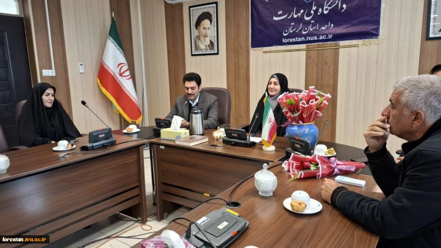 مراسم بزرگداشت ولادت حضرت فاطمه زهرا(س) با حضور مدیرکل امور اجتماعی و فرهنگی استانداری لرستان در آموزشکده پسران خرم آباد برگزار شد.
 9