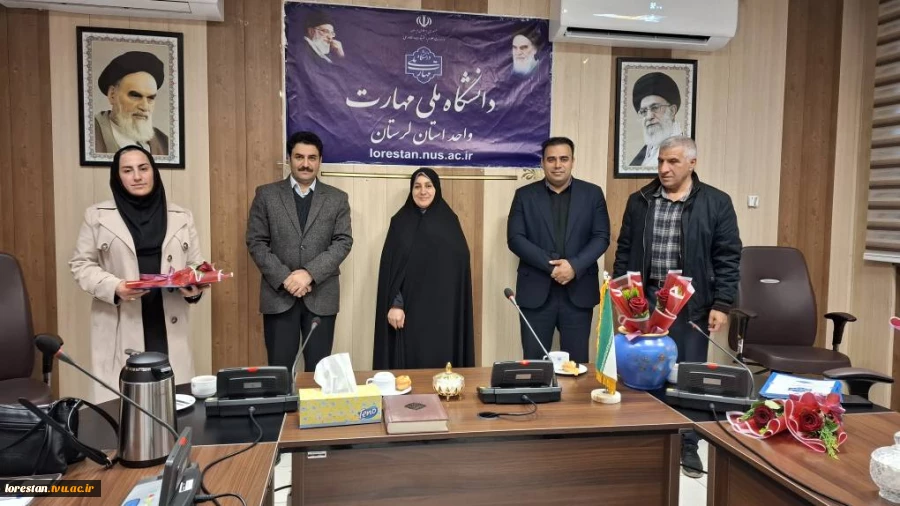 مراسم بزرگداشت ولادت حضرت فاطمه زهرا(س) با حضور مدیرکل امور اجتماعی و فرهنگی استانداری لرستان در آموزشکده پسران خرم آباد برگزار شد.
 12