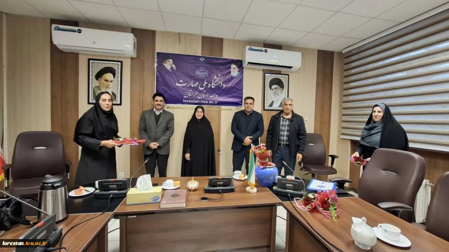 مراسم بزرگداشت ولادت حضرت فاطمه زهرا(س) با حضور مدیرکل امور اجتماعی و فرهنگی استانداری لرستان در آموزشکده پسران خرم آباد برگزار شد.
 13