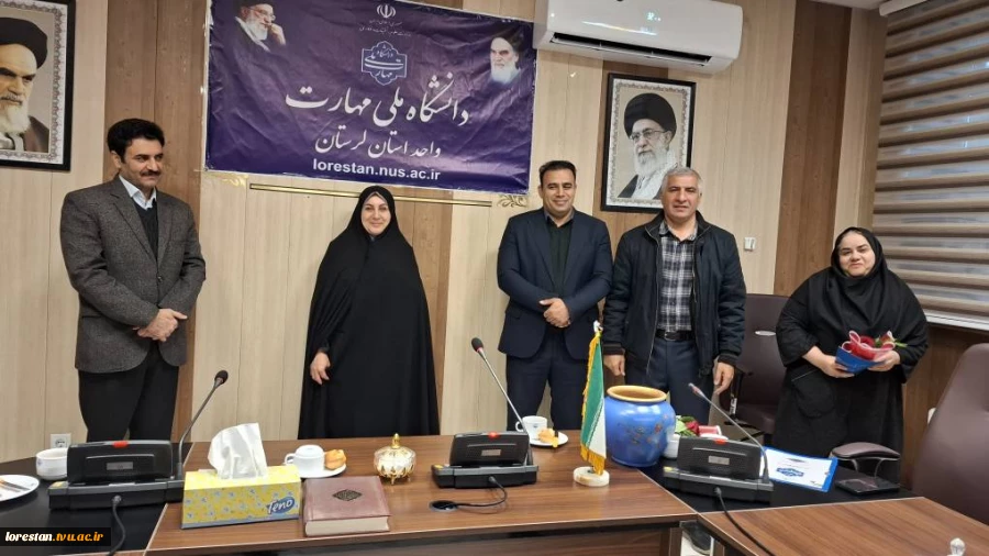 مراسم بزرگداشت ولادت حضرت فاطمه زهرا(س) با حضور مدیرکل امور اجتماعی و فرهنگی استانداری لرستان در آموزشکده پسران خرم آباد برگزار شد.
 23