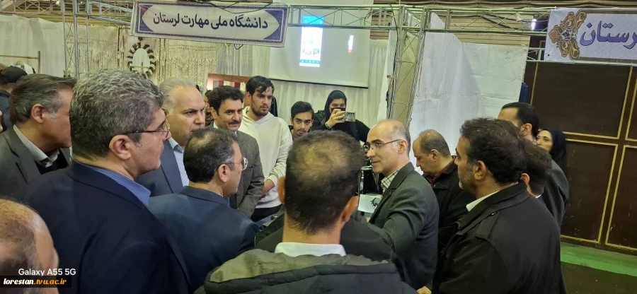 بازدید رایزنان بازرگانی 11 کشور از غرفه دانشگاه ملی مهارت استان لرستان در نمایشگاه پژوهش و فناوری لرستان  3