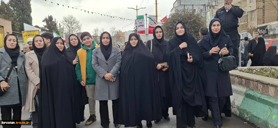 دانشگاهیان دانشگاه ملی مهارت استان لرستان هم صدا و هم قدم با مردم غیور استان در راهپیمایی 22 بهمن شرکت کردند. 4