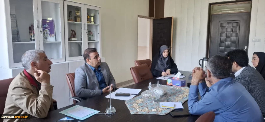 برگزاری جلسه شورای فرهنگی  با حضور رئیس دانشگاه ملی مهارت استان لرستان و اعضای شورا  3