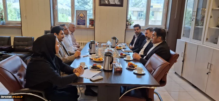 دیدار رئیس بانک تجارت استان لرستان با رئیس دانشگاه ملی مهارت استان لرستان؛ تأکید بر توسعه همکاری‌های مشترک 2