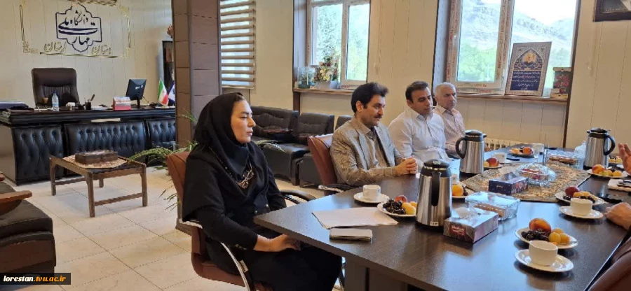 دیدار رئیس بانک تجارت استان لرستان با رئیس دانشگاه ملی مهارت استان لرستان؛ تأکید بر توسعه همکاری‌های مشترک 3