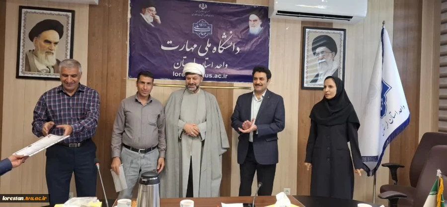 گرامیداشت روز کارمند در دانشگاه ملی مهارت لرستان؛ از تجلیل کارکنان نمونه تا تشریح دستاوردهای دانشگاه 12