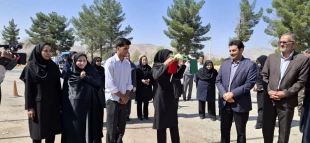 اهتزاز پرچم جمهوری اسلامی ایران در آیین آغاز سال تحصیلی دانشگاه ملی مهارت لرستان 4