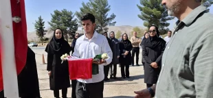 اهتزاز پرچم جمهوری اسلامی ایران در آیین آغاز سال تحصیلی دانشگاه ملی مهارت لرستان 6